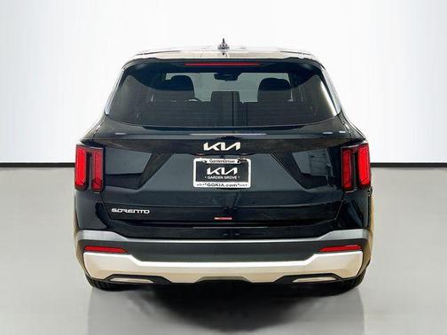 2025 Kia Sorento LX