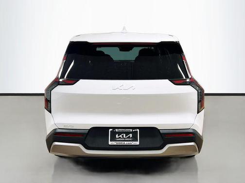 2026 Kia EV9 Light Long Range