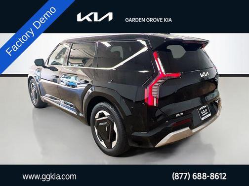 2025 Kia EV9 Land