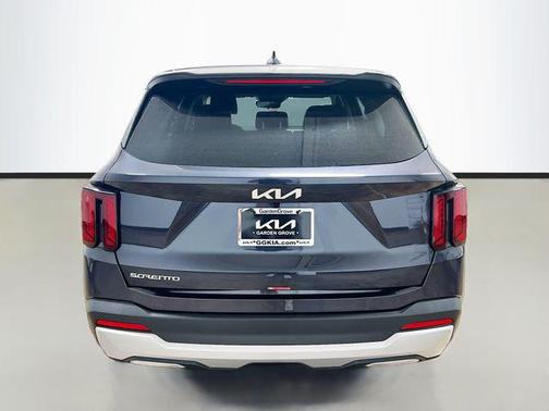 2025 Kia Sorento LX