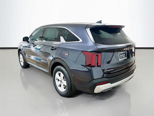2025 Kia Sorento LX
