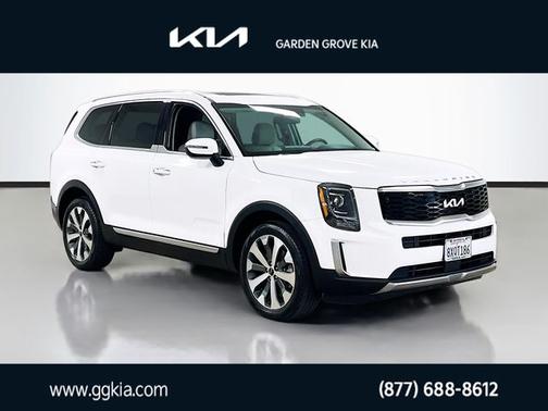 White Pearl 2022 Kia Telluride S