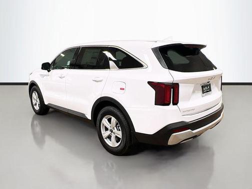 2025 Kia Sorento LX
