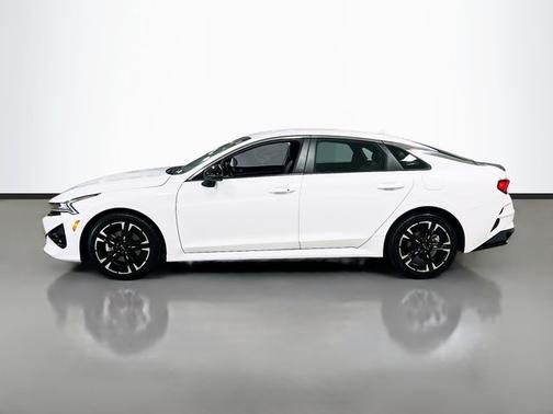 White Pearl 2022 Kia K5 GT-Line