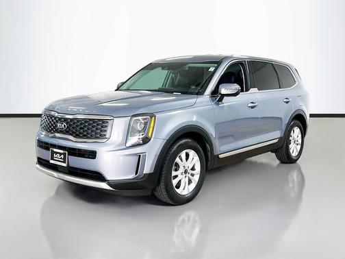 Everlasting Silver 2021 Kia Telluride LX