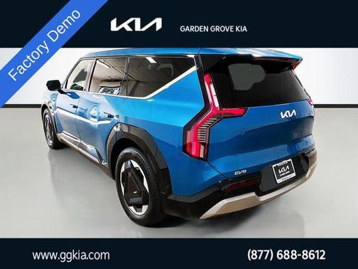 2025 Kia EV9 Land