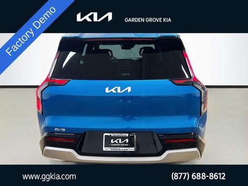 2025 Kia EV9 Land