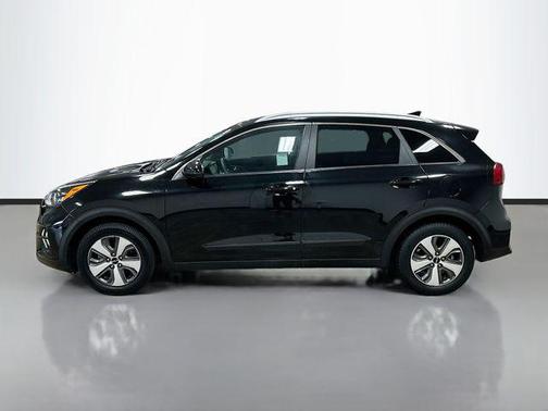 2022 Kia Niro LXS