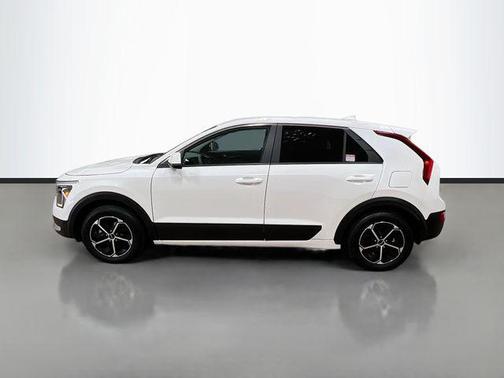 2025 Kia Niro LX