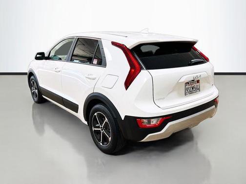 2025 Kia Niro LX