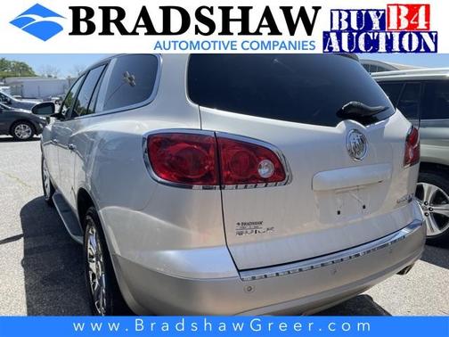 Photo 4 of 21 of 2010 Buick Enclave 1XL