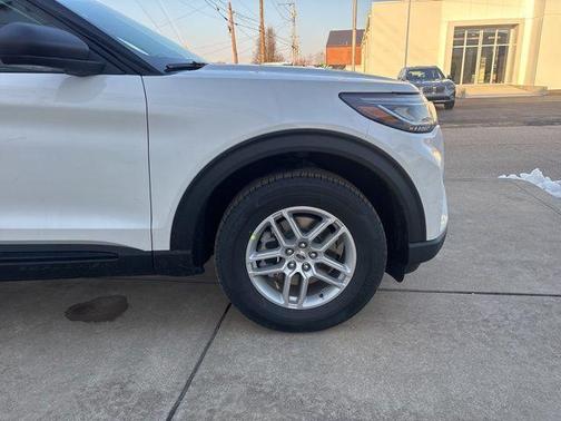 Star White 2026 Ford Explorer Active