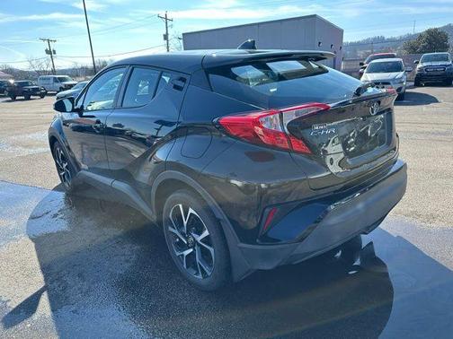 2022 Toyota C-HR XLE