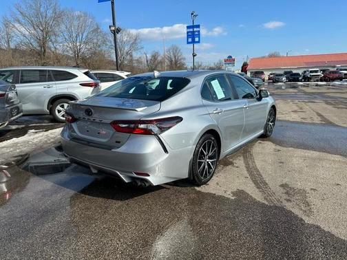 2024 Toyota Camry SE