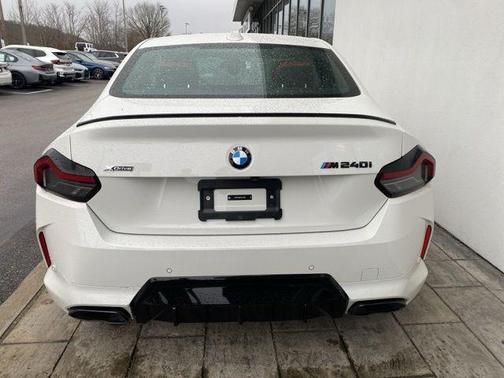 2026 BMW M240 i xDrive