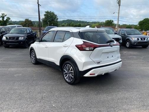 2022 Nissan Kicks SV