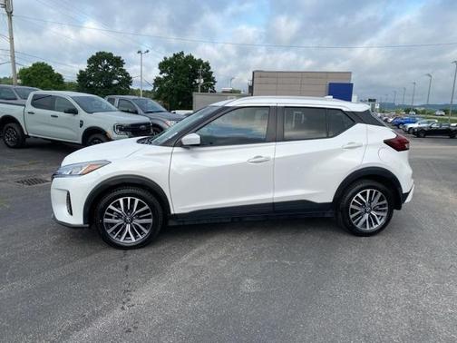 2022 Nissan Kicks SV