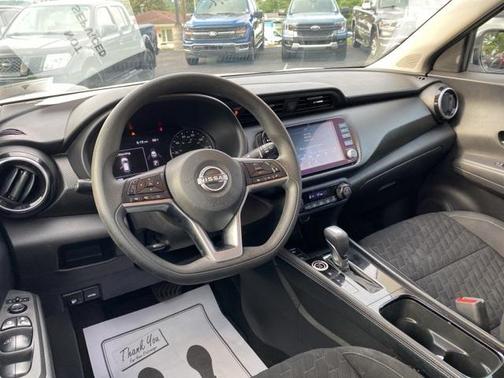 2022 Nissan Kicks SV