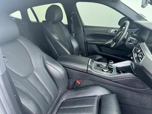 2022 BMW X6 xDrive40i