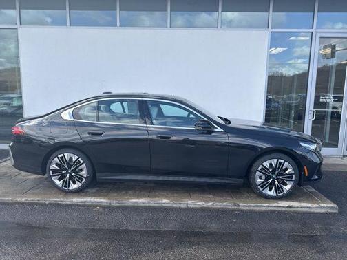 2025 BMW 530 i xDrive