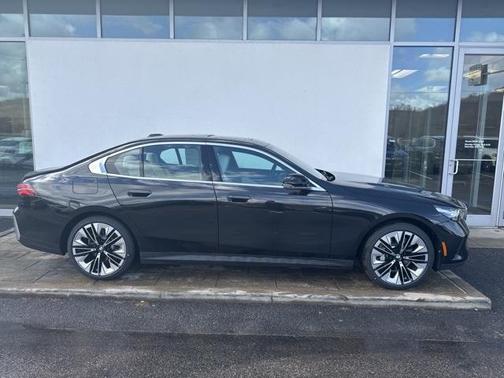 2025 BMW 530 i xDrive