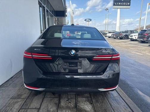 2025 BMW 530 i xDrive