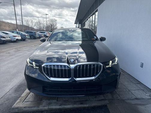 2025 BMW 530 i xDrive