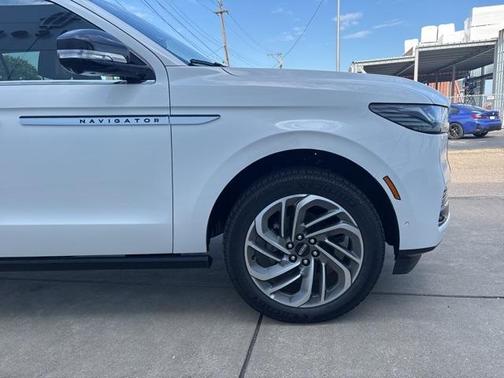 2025 Lincoln Navigator L Reserve