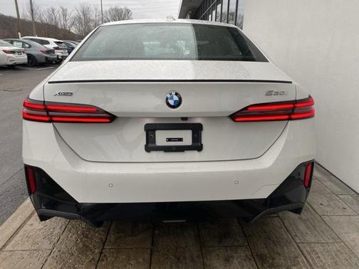 2026 BMW 530 i xDrive