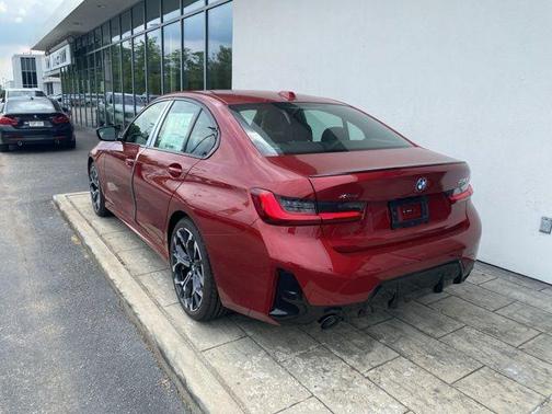 2025 BMW 330 i xDrive