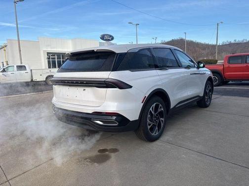 White Platinum Tri-Coat Metallic 2026 Lincoln Nautilus Premiere
