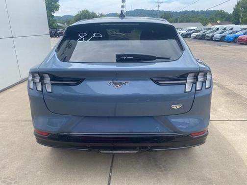 2023 Ford Mustang Mach-E California Route 1
