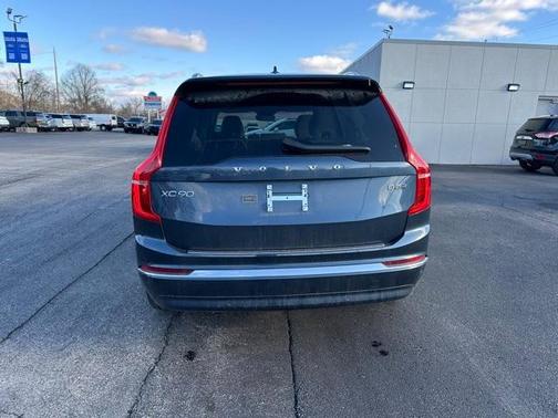 2024 Volvo XC90 B5 Plus Bright Theme