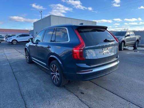 2024 Volvo XC90 B5 Plus Bright Theme