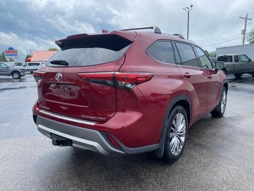 2022 Toyota Highlander Platinum