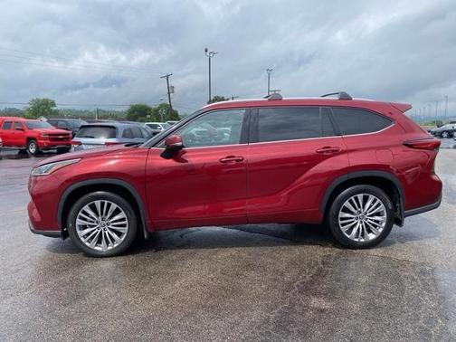 2022 Toyota Highlander Platinum