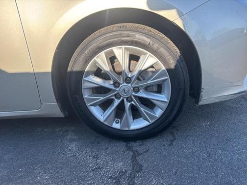 2015 Lexus ES 300h Base