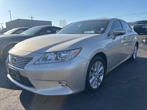 2015 Lexus ES 300h Base