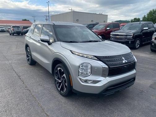 2022 Mitsubishi Outlander ES