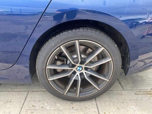 2019 BMW 330 i xDrive