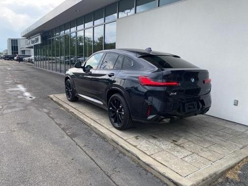 2025 BMW X4 xDrive30i