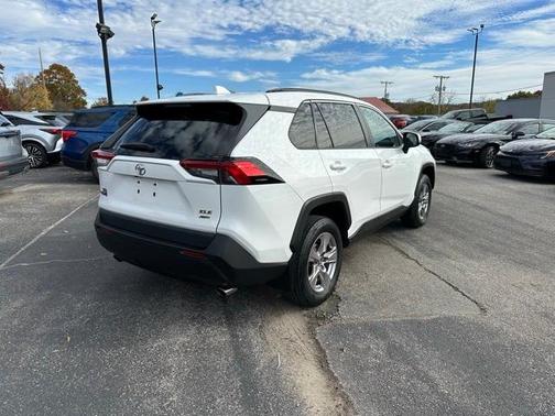 2022 Toyota RAV4 XLE