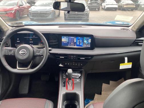 2t Ice Blk Roof 2026 Nissan Kicks SR