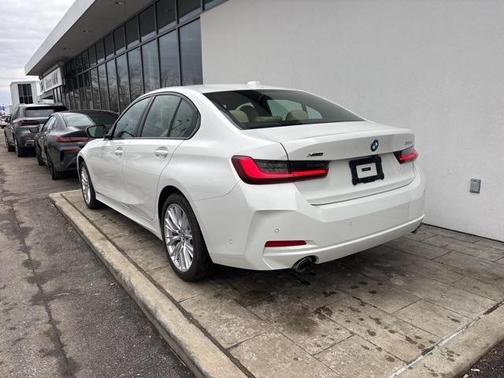 2023 BMW 330 i xDrive