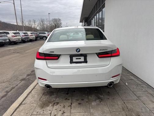2023 BMW 330 i xDrive