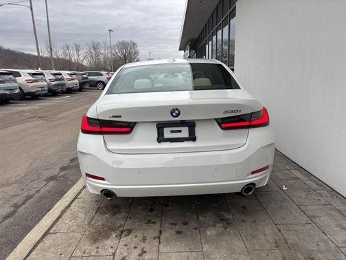 2023 BMW 330 i xDrive