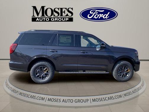Dark 2027 Ford Expedition TREMOR