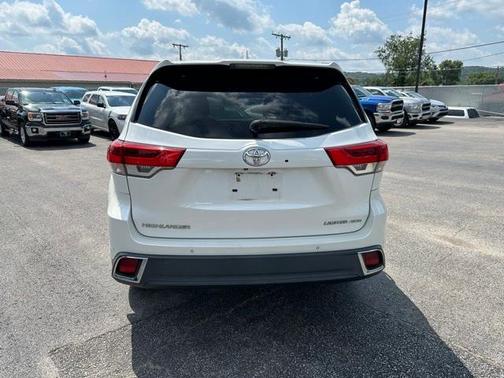 2017 Toyota Highlander Limited Platinum