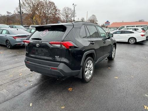 2025 Toyota RAV4 XLE Premium