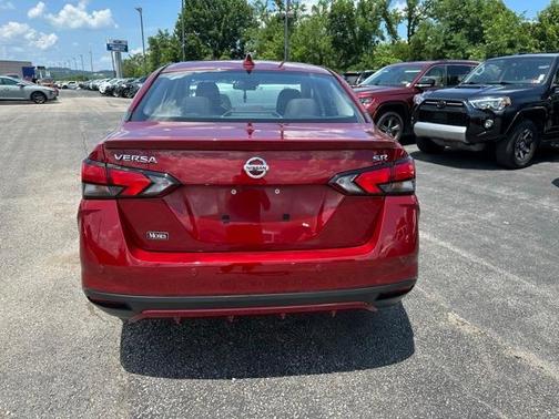 2021 Nissan Versa 1.6 SR